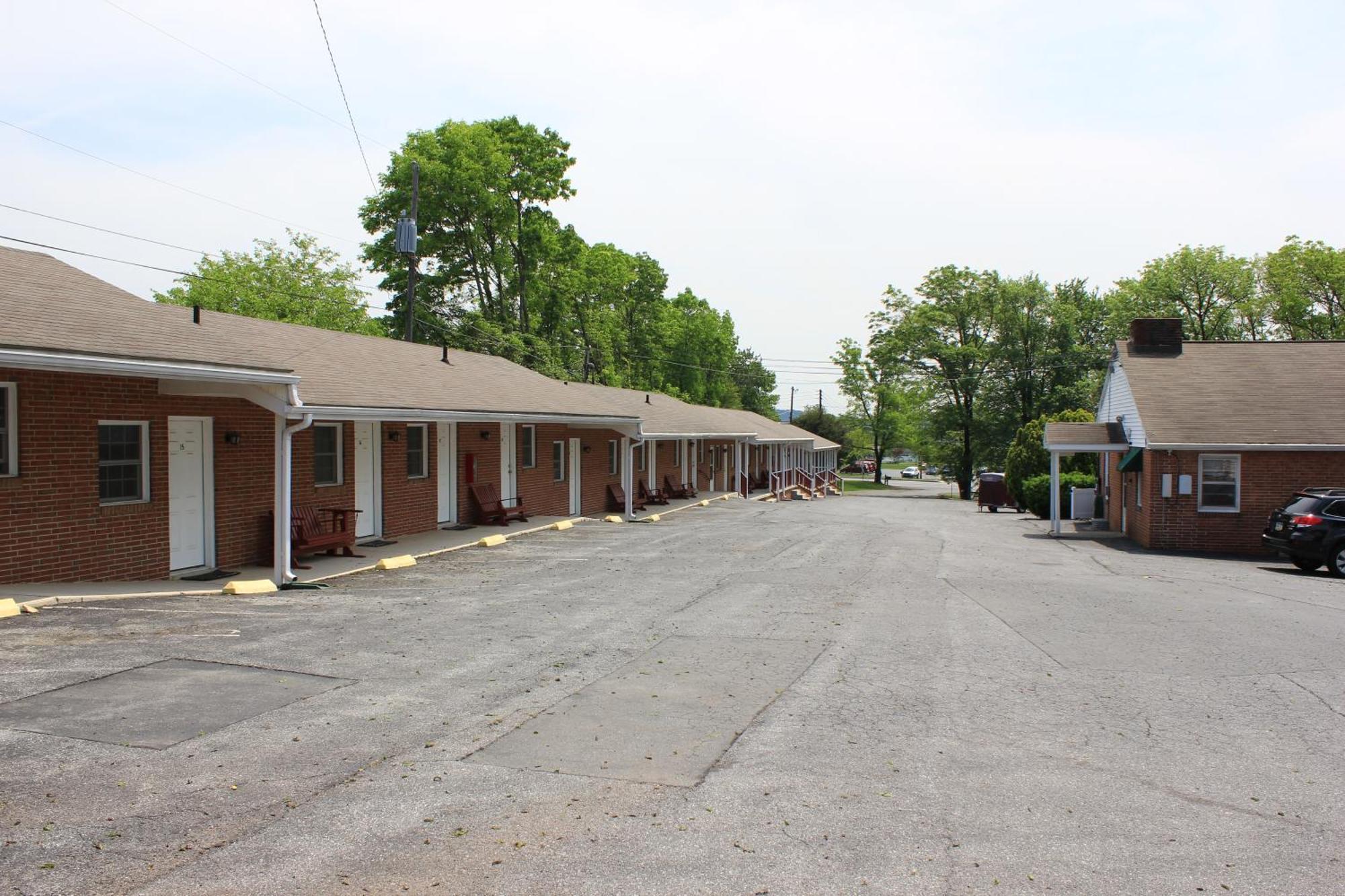 Penn Amish Motel Denver Zewnętrze zdjęcie
